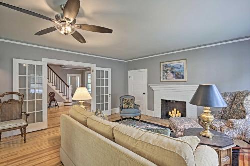 Beautiful Lenox Home, 3 Mi to Shakespeare and Co! in เลอโนซ์ (MA)