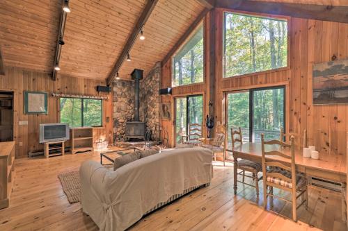 Cabin with 3 Acres Tennis and BBall Courts by 4 Ski Mtns - image 8
