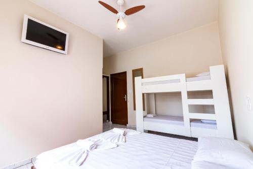 1 double bed, 2 bunk beds