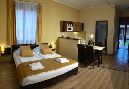 Gellény Lux Apartman - image 11
