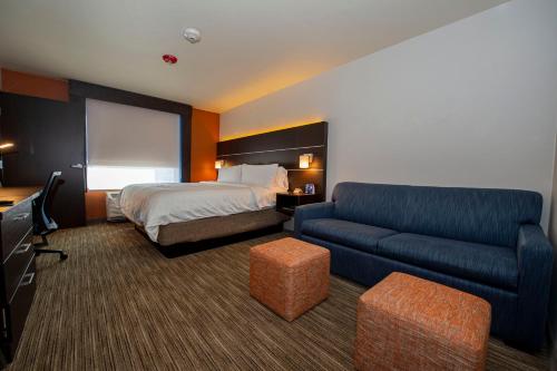 Holiday Inn Express & Suites - Colorado Springs AFA Northgate, an IHG Hotel