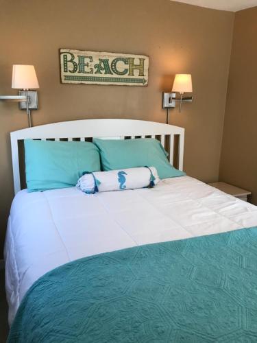 Pelican Island Cottages - main image