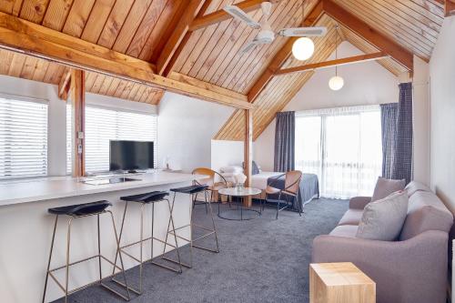 2 double beds