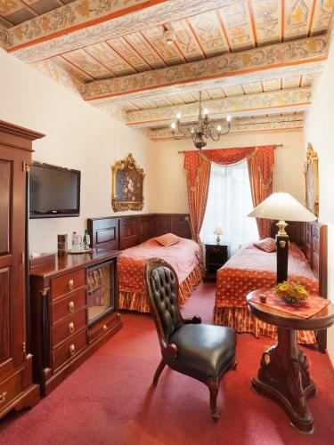 Hotel U Zlateho Stromu - image 4