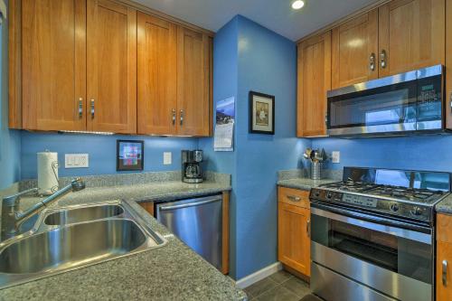 3BR+Loft S. Lake Tahoe Cabin w/ Deck & Gas Grill! - image 6