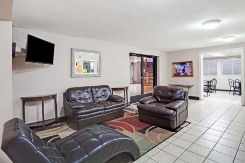Super 8 by Wyndham Nashville/ Dntn/ Opryland Area in Nashville, USA