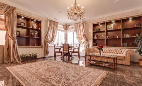 Mozart Hotel - image 14