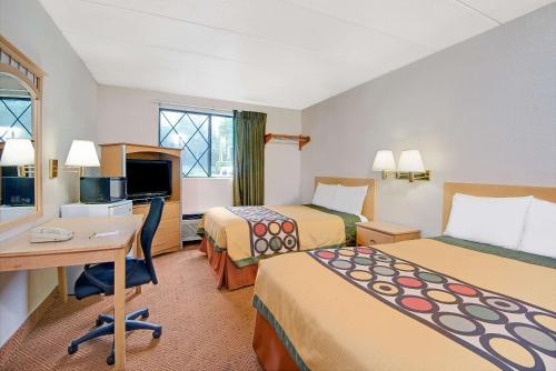 Super 8 by Wyndham Stamford/New York City Area