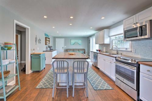 Fantastic Plymouth House with Deck and Ocean Views! in Plymouth, USA