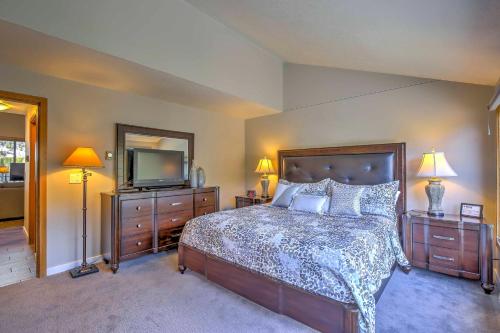 Beautiful Keystone Condo with Lake and Ski Slope Views - image 6