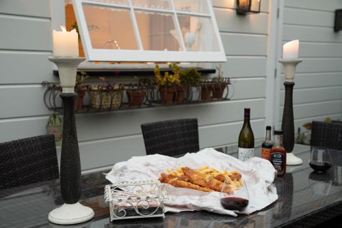 Villa Akaroa - Akaroa Pet Friendly Holiday Home