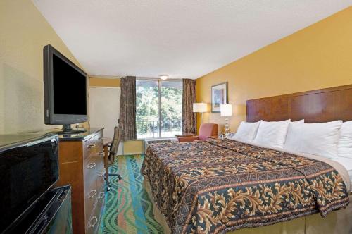 Days Inn by Wyndham Norfolk Military Circle - image 14