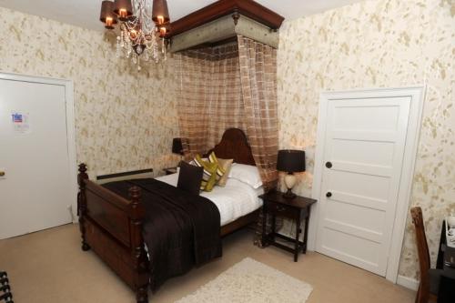 Satis House Hotel - image 2