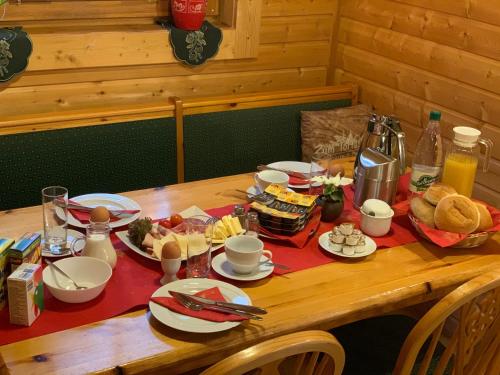 Ēdiens un dzērieni, Gaststätte und Pension Zum Torfstich (Gaststatte und Pension Zum Torfstich) in Stutzengrun