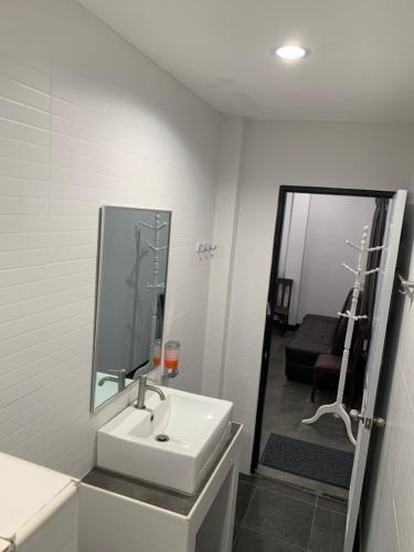 Youniverse Homestay – Chiang Mai, IA