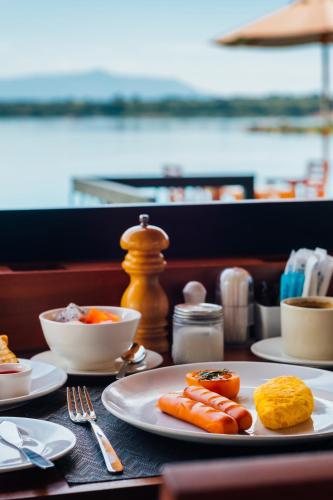 Essen und Erfrischungen, The Riviera Champasak in Champasak
