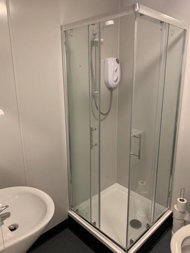 淋浴間, Poacher's Barn in 凱頓