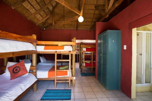 8 twin beds