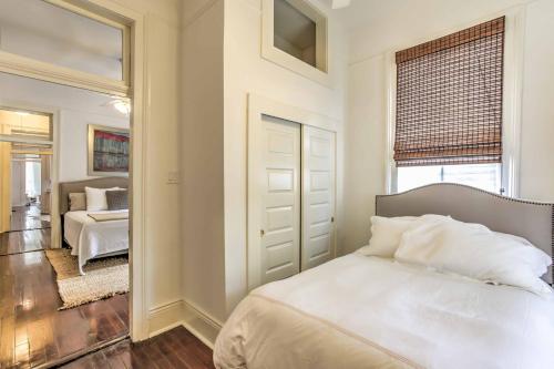 Chic New Orleans Duplex - Near Public Street Cars! - image 4
