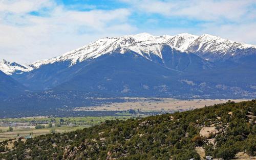 New Downtown Buena Vista Condo with Patio and Mtn Views - image 12
