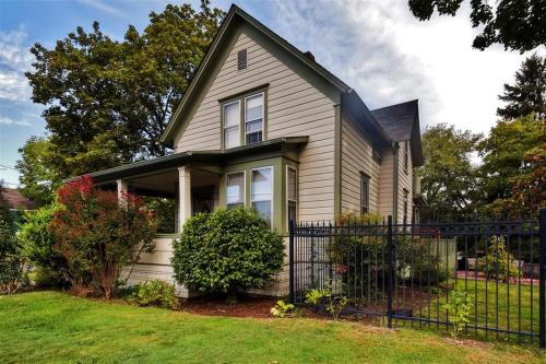 . Historic and Charming Salem Home with Mill Creek Views!