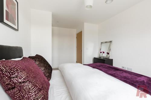 Luxury Birmingham City Apartments By O2 - Secure Gated Parking - image 14