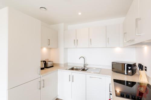 Luxury Birmingham City Apartments By O2 - Secure Gated Parking - image 5