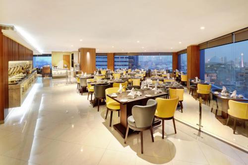 ユアン ガーデン パサール バル