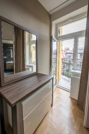 Letna Garden Suites - image 8