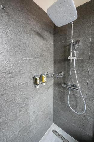 Letna Garden Suites - image 7