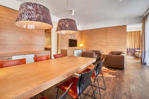 İş Merkezi, Radisson Blu Resort, Bukovel in Ivano-Frankivsk