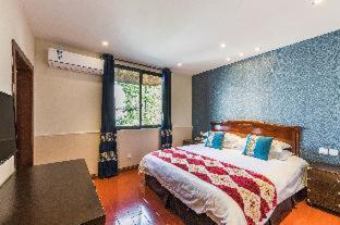 Wenjun Courtyard Hotel ---5 mins walk from Tonghuimen metro station, near Tianfu square, close by culture park and Sichuan opera house, English speaking service, local tours