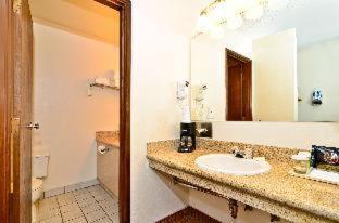 Double room, hydromassage bathtub