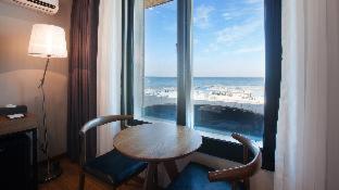 Two-Y-Hotel in Naksan Beach