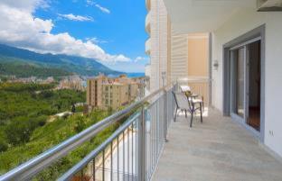 Montelux Apartments - image 6