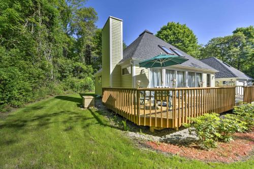 East Falmouth Home with Deck and Grill 4 Mi to Beach! in East Falmouth, USA