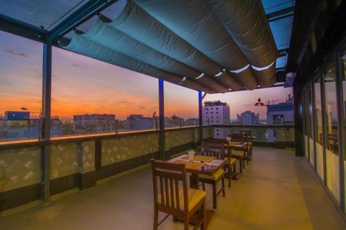 Balcony/terrace, Botahtaung Hotel in Downtown Yangon