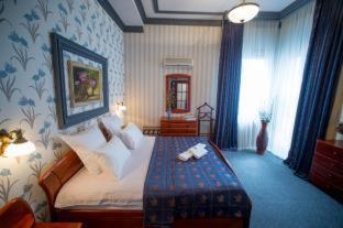 Bucharest Comfort Suites Hotel - image 6