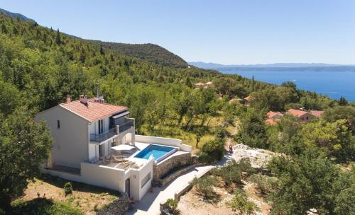 Villa Vintage & Modern a luxury villa in Tucepi - image 4
