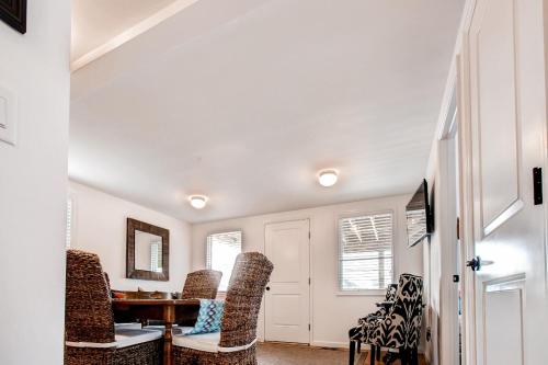 Recently Renovated LBI Apt with Deck on Beach Block!