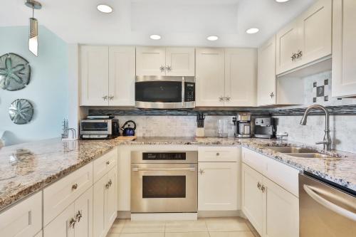 Whitney Beach View 332 in Longboat Key, USA