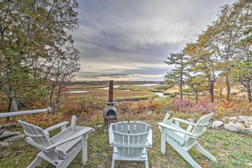 Nautical Bourne Apartment - 2 Mi to Monument Beach