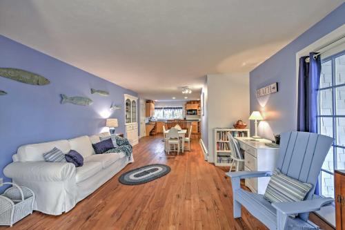 Nautical Bourne Apartment - 2 Mi to Monument Beach