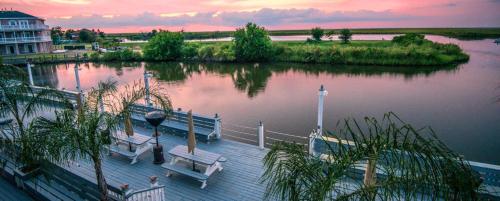 Waterfront Villa with Deck - 23 Mi to French Quarter! New Orleans