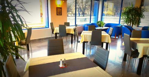 Family Hotel Dalis - image 10