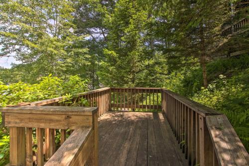 Waterfront New England House on Wickaboag Lake!