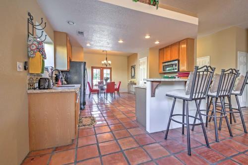 La Quinta Desert Abode with Courtyard and Mtn Views! - image 4