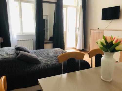Modern cozy apartment in central Prague, Praha (fotografie 3)