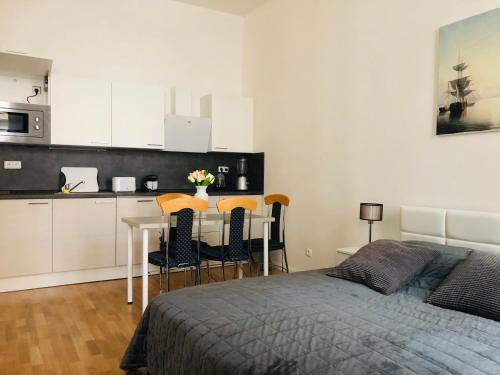Modern cozy apartment in central Prague, Praha (fotografie 2)