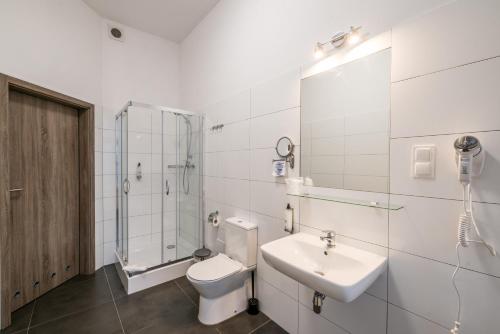 Hotel Lothus - image 10